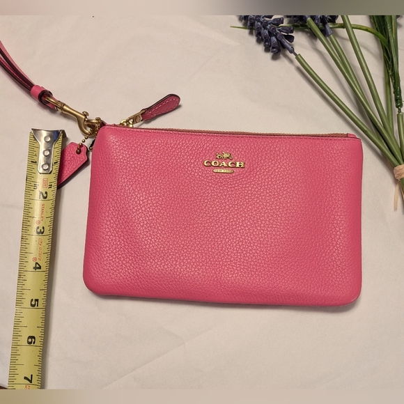 Coach Pebbled Leather Wristlet in PETUNIA Pink - EUC - Picture 5 of 6